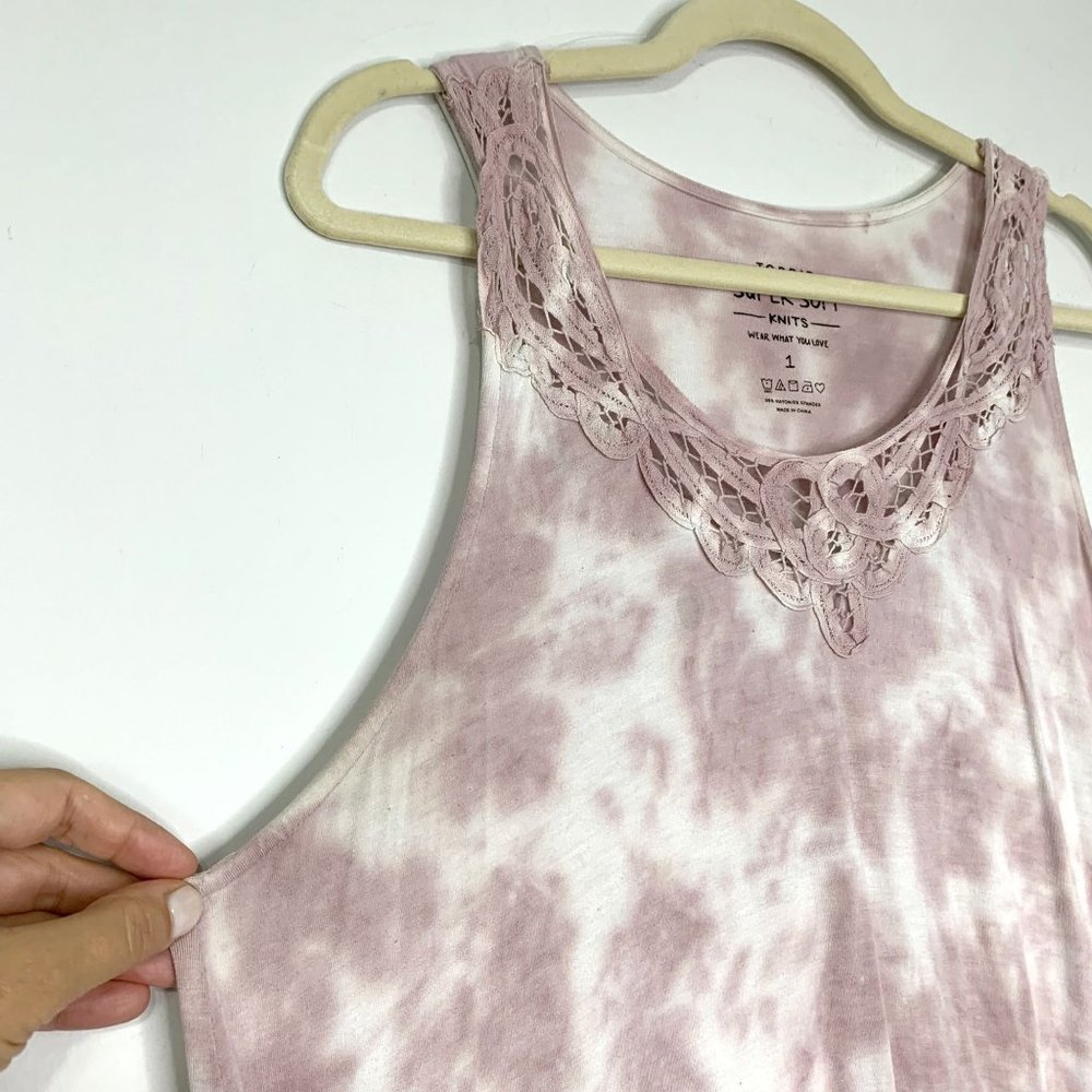 TORRID Super Soft V-Neck Crochet Insert Sharkbite Hem Tie Dye Tank Sz 1‎ - Picture 3 of 10
